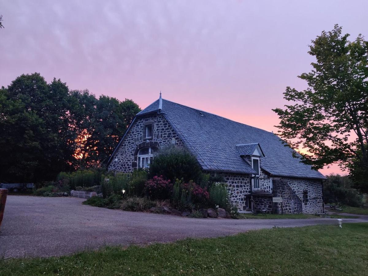 Maison D'Hotes La Grange Salers Bagian luar foto