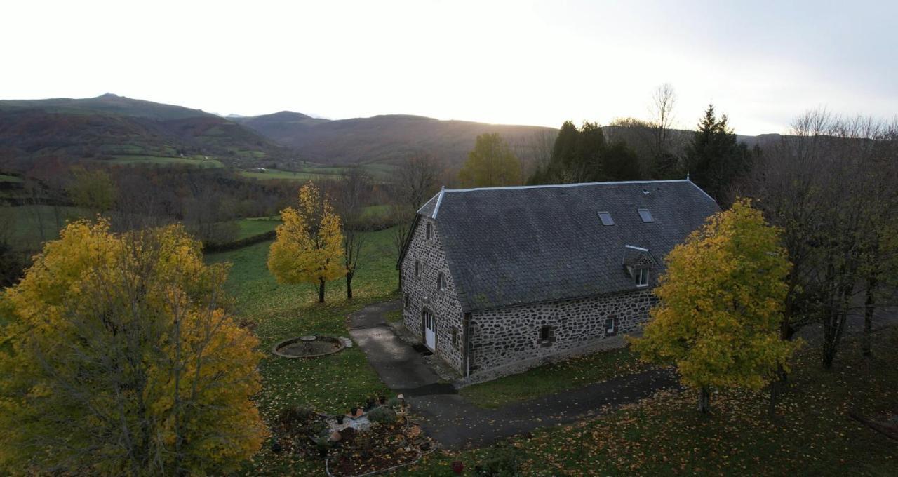 Maison D'Hotes La Grange Salers Bagian luar foto